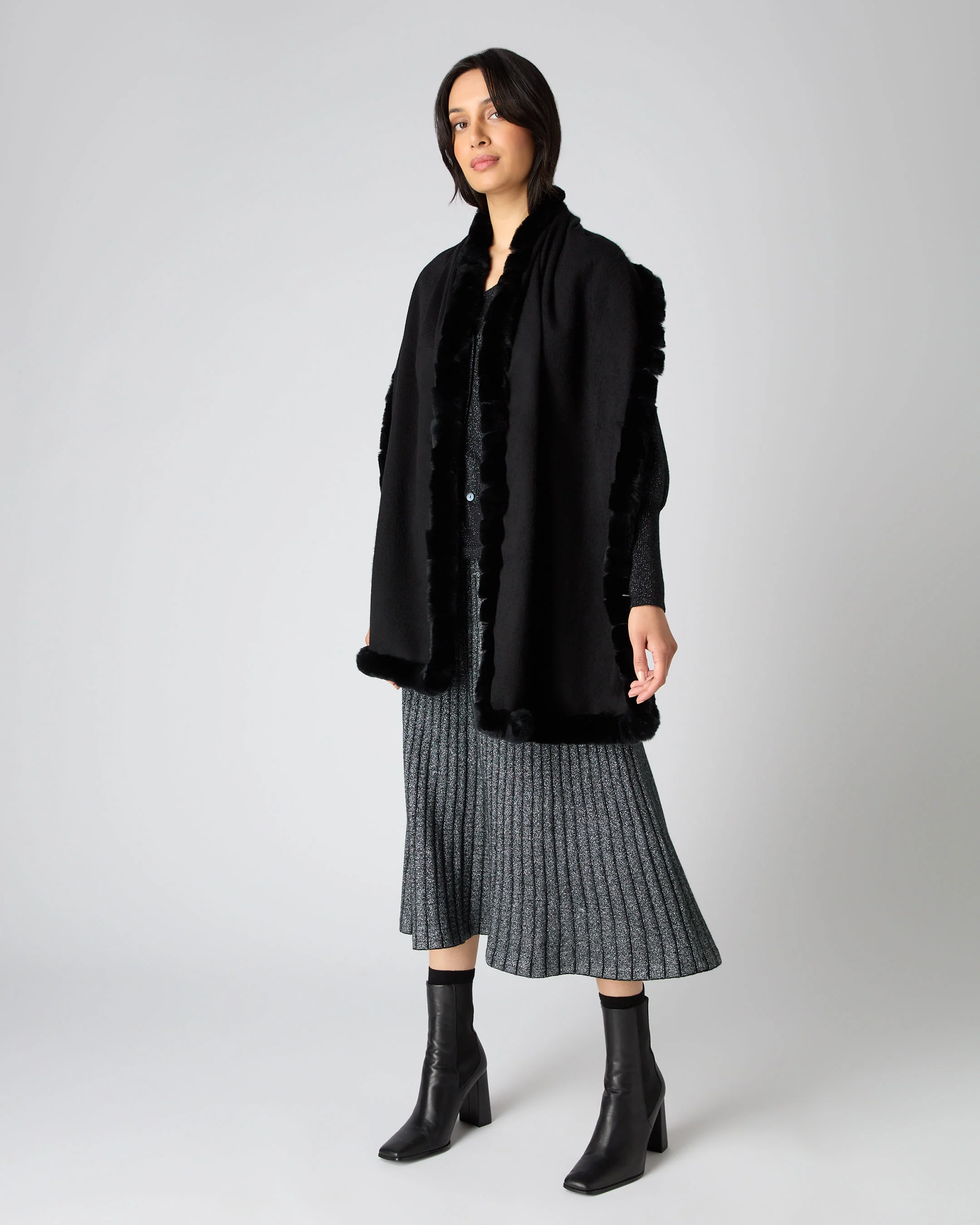 Women's Meribel Woven Fur Trim Scarf Black - Image 3