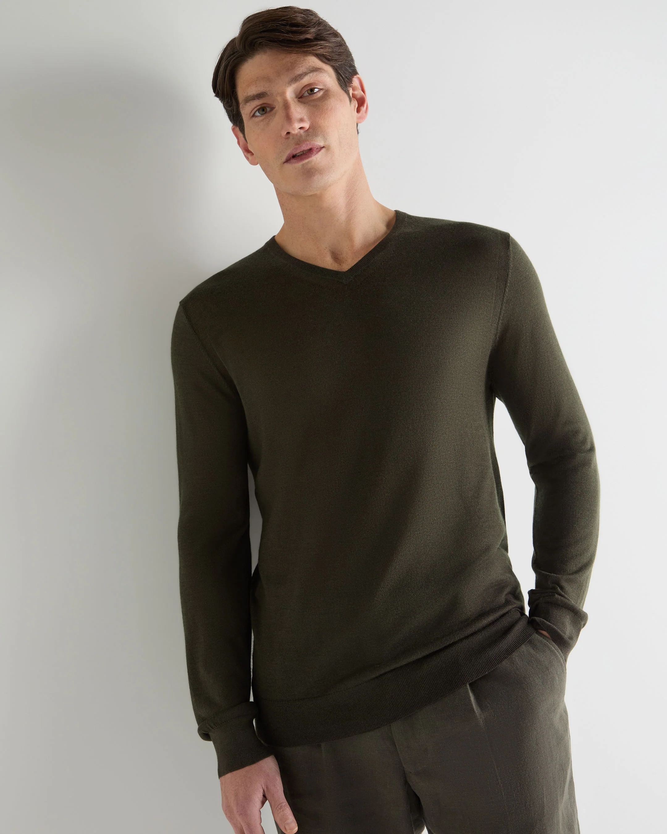 Men's Conduit Fine Gauge Cashmere V Neck Jumper Arabica Khaki Green