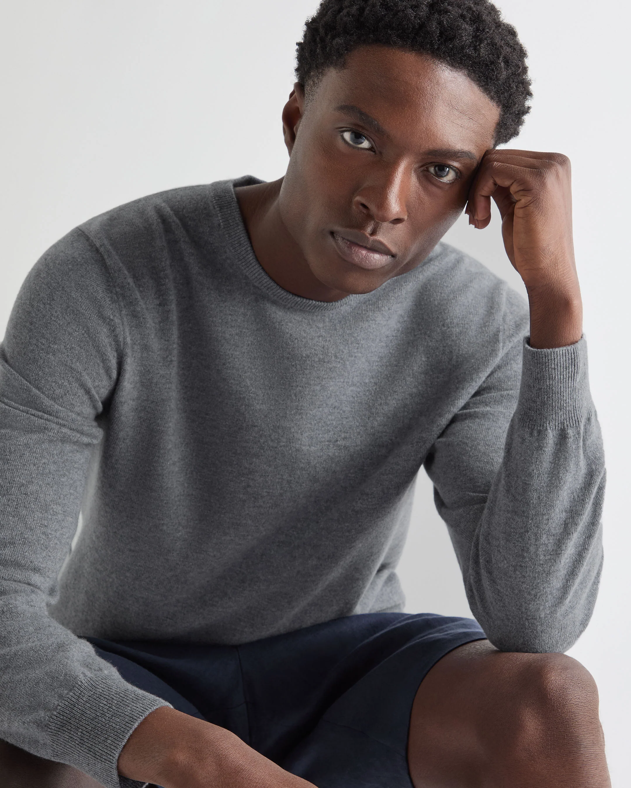 Men's Oxford Round Neck Cashmere Jumper Ash Grey - Image 5
