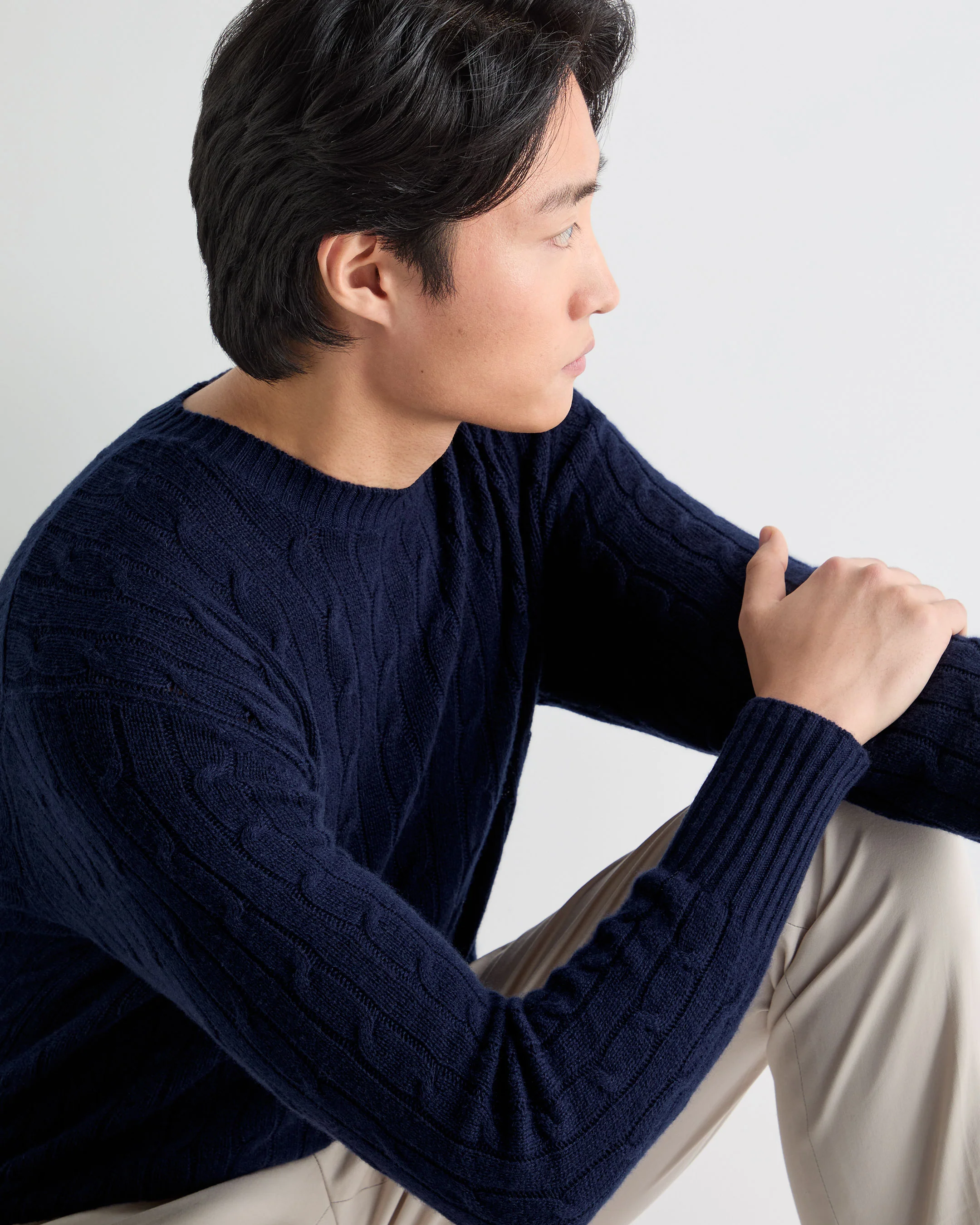 Men's Thames Cable Round Neck Cashmere Jumper Deep French Blue - Image 5