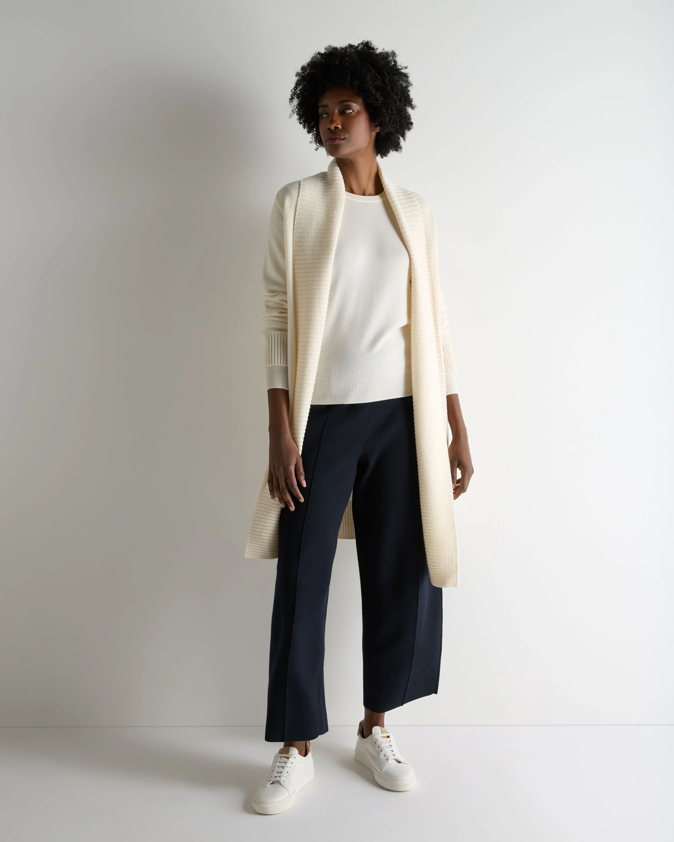 Women's Evie Classic Round Neck Cashmere Jumper New Ivory White - Image 3