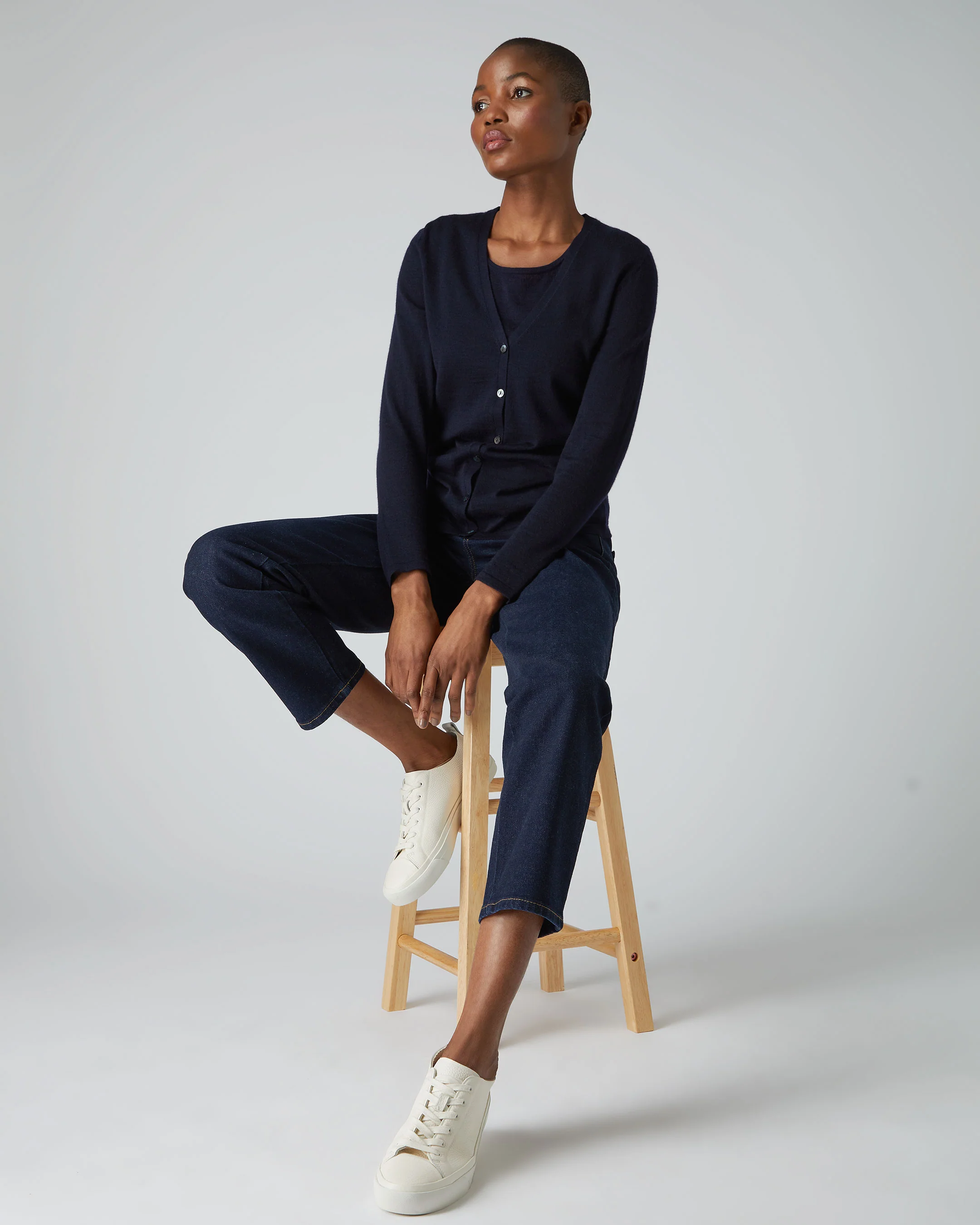 Women's Mia Superfine Cashmere V Neck Cardigan Navy Blue - Image 3