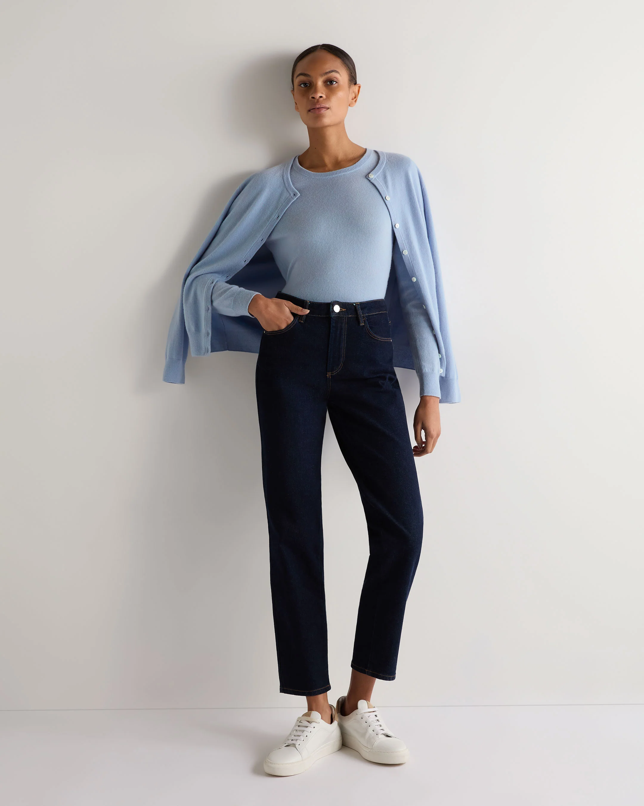 Women's Evie Classic Round Neck Cashmere Jumper Sea Mist Blue - Image 3