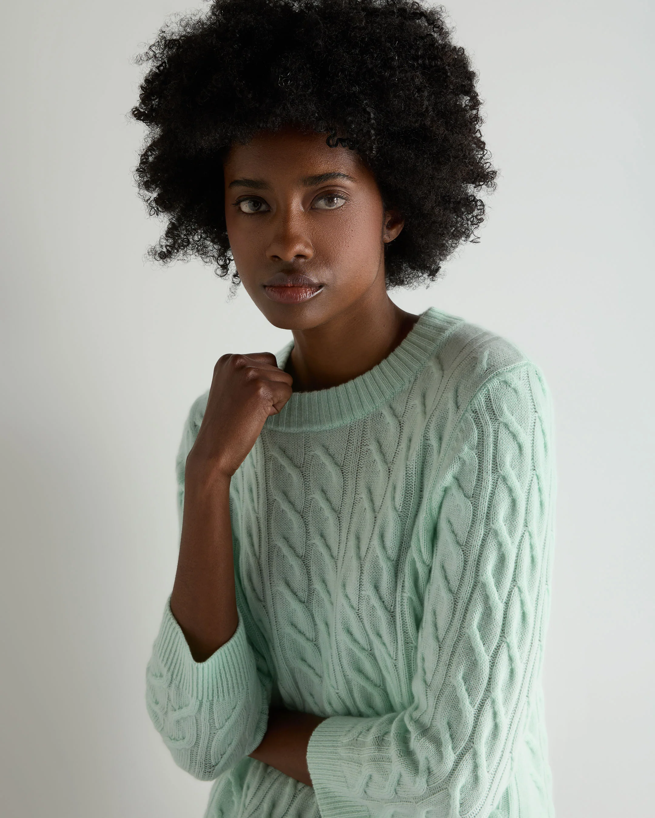 Women's Emilia Cable Round Neck Cashmere Jumper Mint Green - Image 5