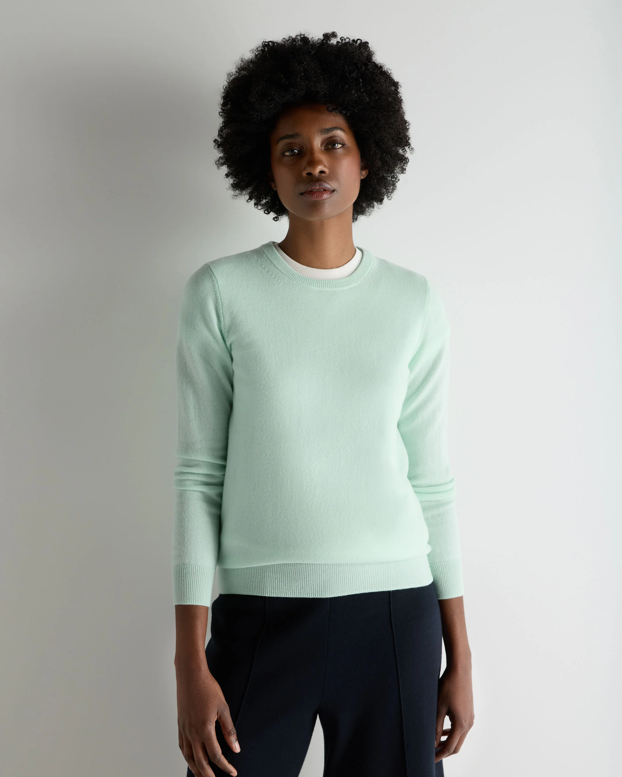 Women's Evie Classic Round Neck Cashmere Jumper Mint Green - Image 3