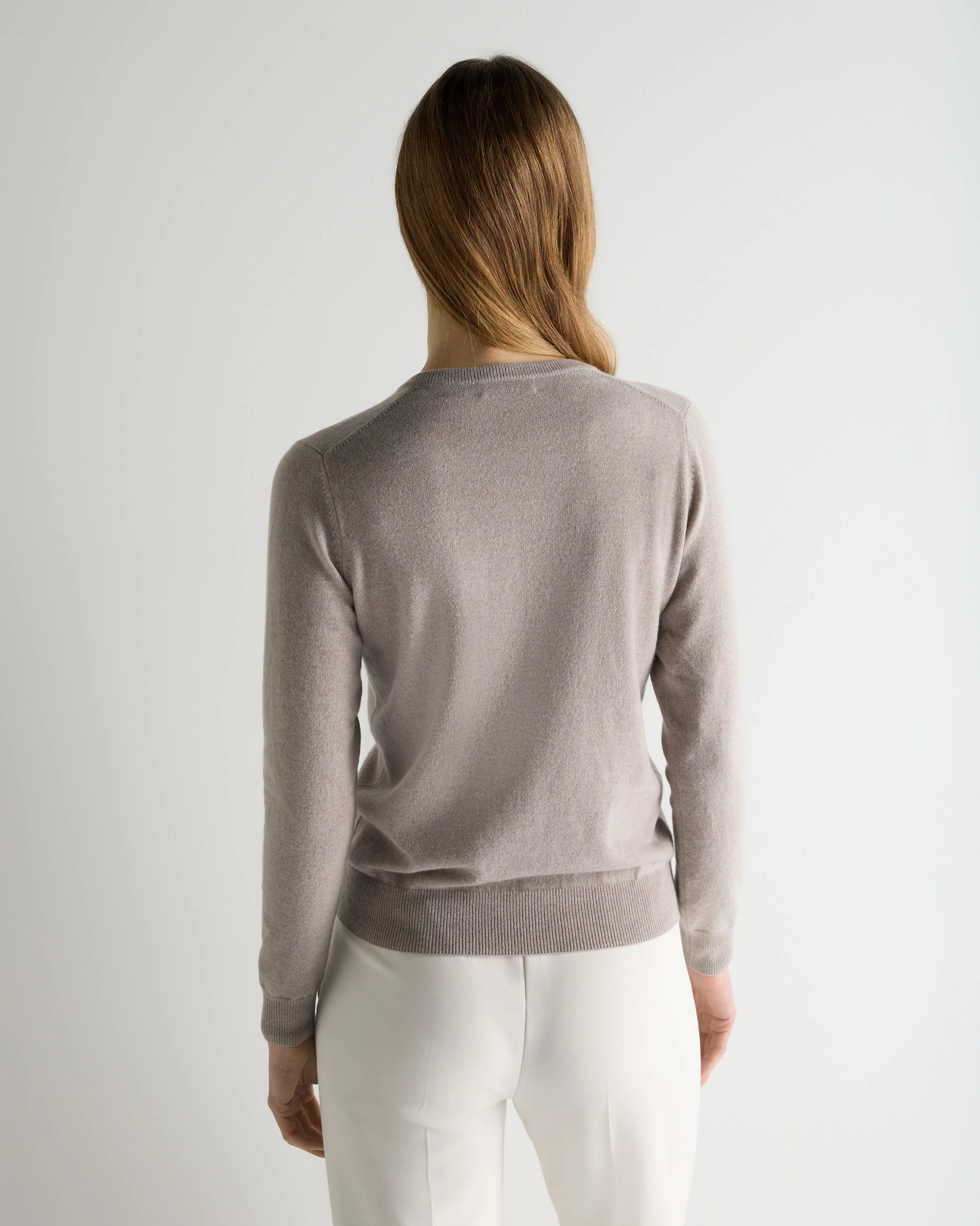 Women's Phoebe V Neck Cashmere Jumper Oat Grey - Image 4