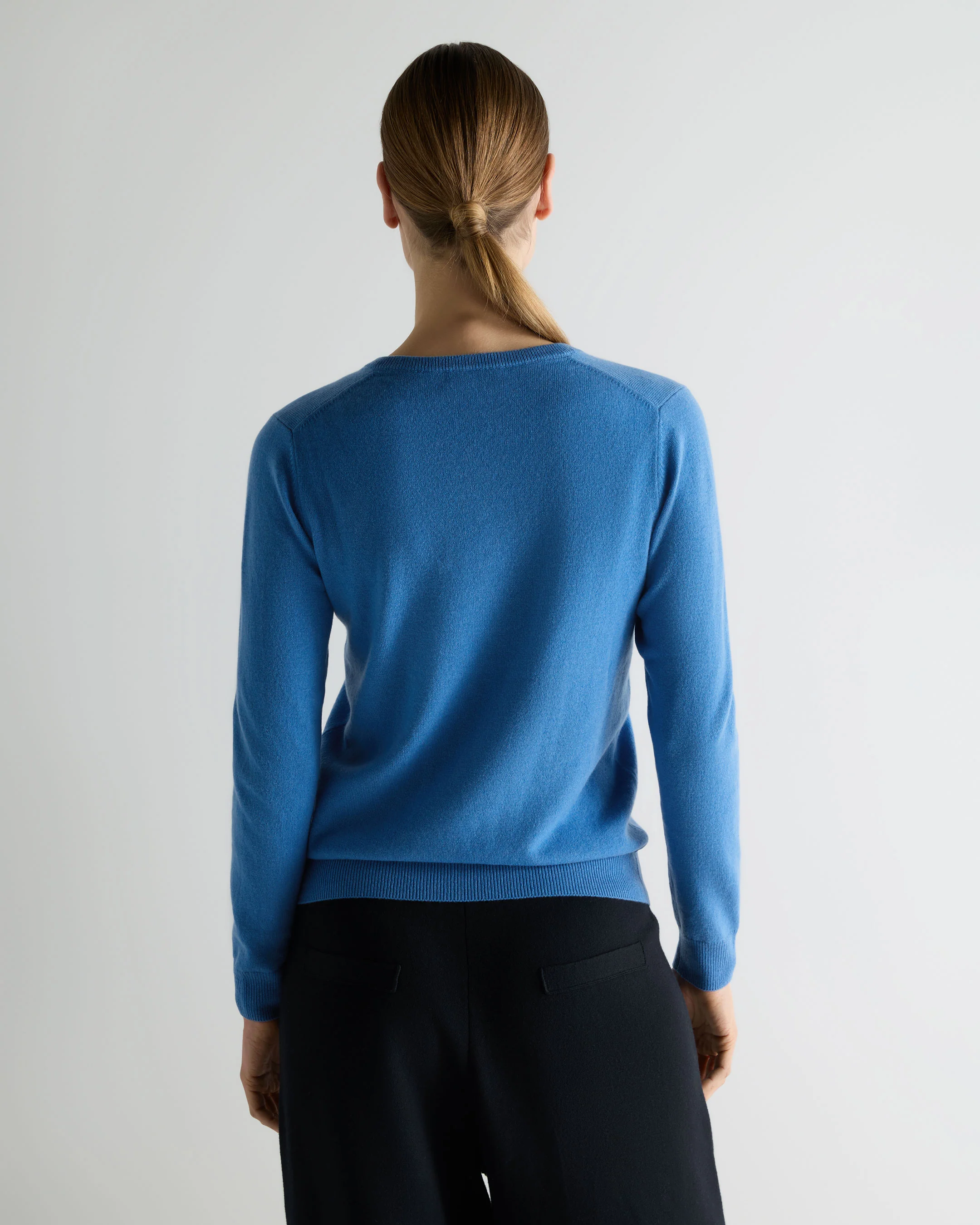 Women's Phoebe V Neck Cashmere Jumper Sunshine Blue - Image 4