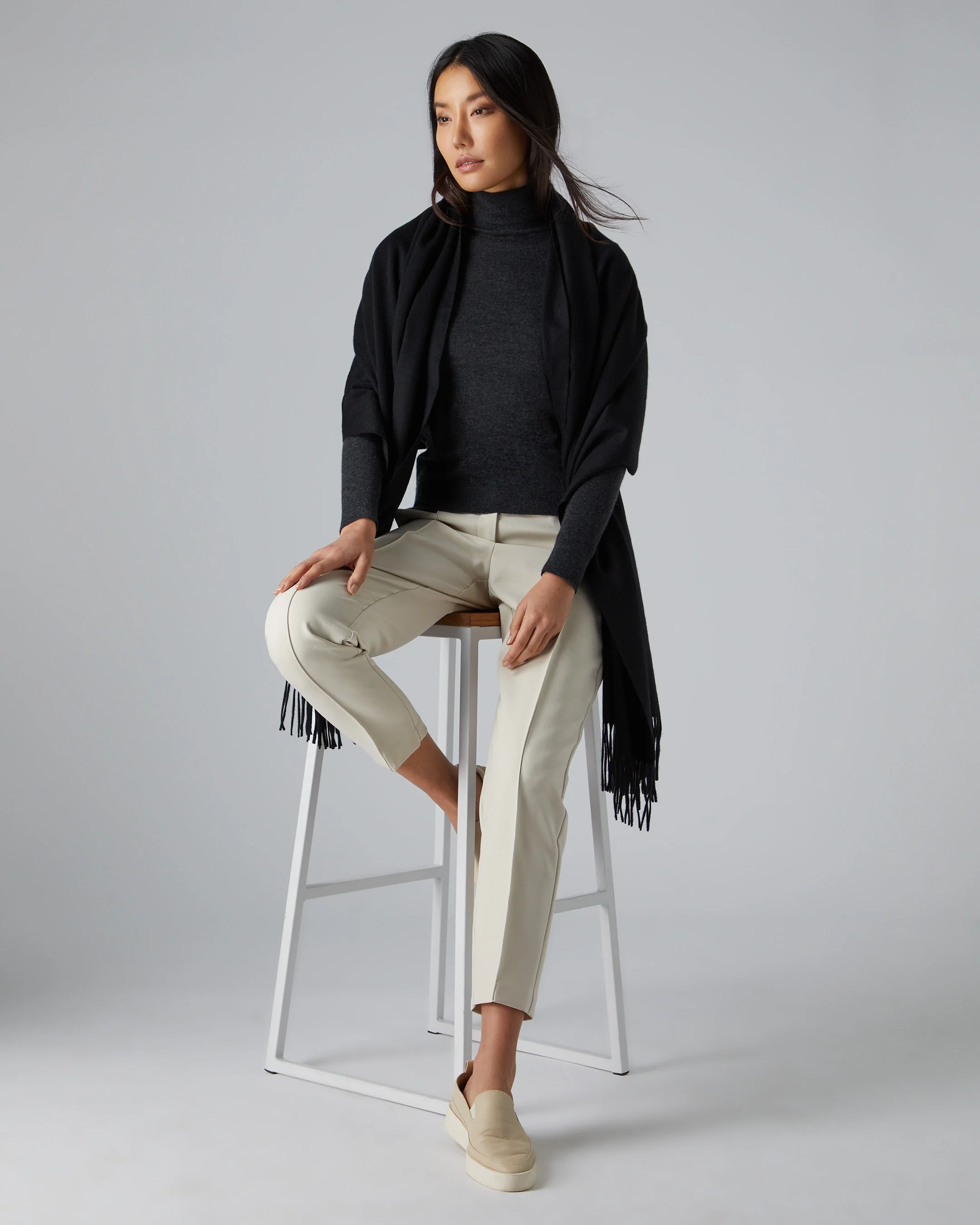 Women's Woven Cashmere Shawl Black - Image 3